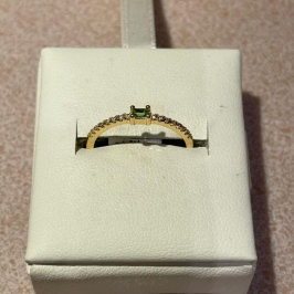 ANEL CRAVEJADO ZIRCONIA  COM CRISTAL VERDE