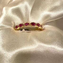 ANEL TRABALHADO   COM CRISTAL E  ZIRCONIAS FUKCIA