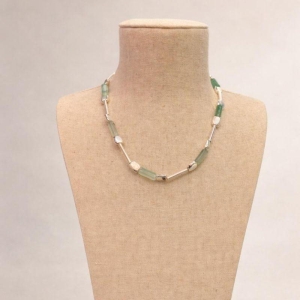 COLAR MAX COM PEDRAS NATURAIS VERDE QUADRADO