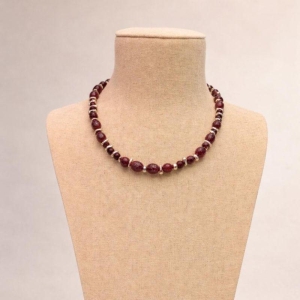 COLAR MAX COM PEDRAS NATURAIS VINHO