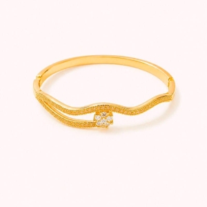 BRACELETE RIGIDO DOURADO CRAVEJADO