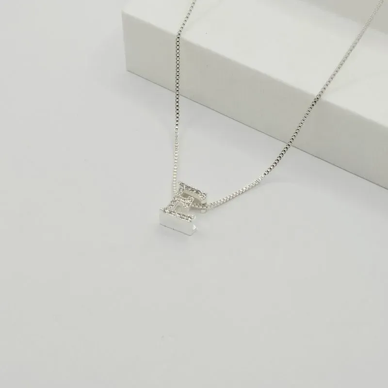 COLAR VENEZIANA COM PINGENTE LETRA E EM ZIRCÔNIA CRISTAL