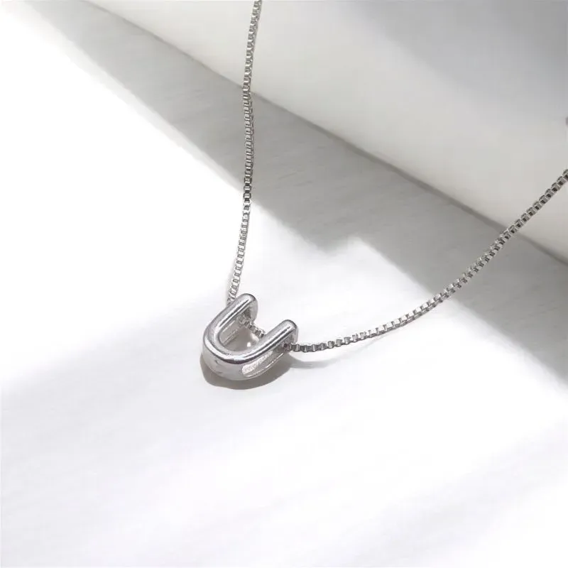 COLAR VENEZIANA PINGENTE LETRA U LISO