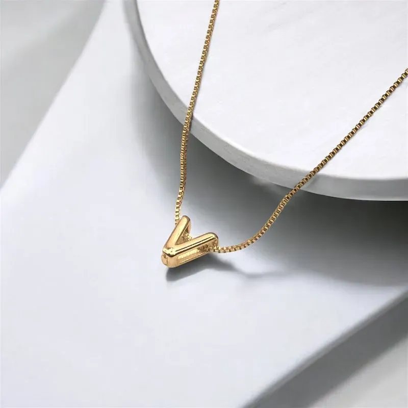 COLAR VENEZIANA PINGENTE LETRA V LISO