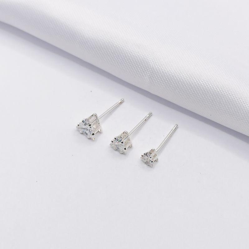BRINCO TRIO DE TRIÂNGULO CRISTAL