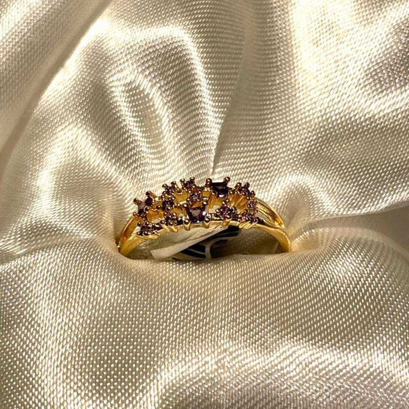 ANEL TRABALHADO CRAVEJADO ZIRCONIA  COM CRISTAL LAVANDA