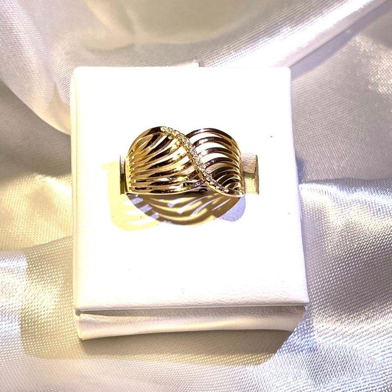 ANEL DESIGN EM FIOS TRABALHADOS CRAVEJADOS