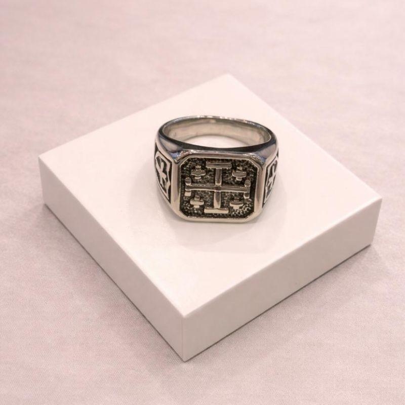 ANEL MASCULINO EM AÇO ESTILO DEDEIRA COM CRUZ