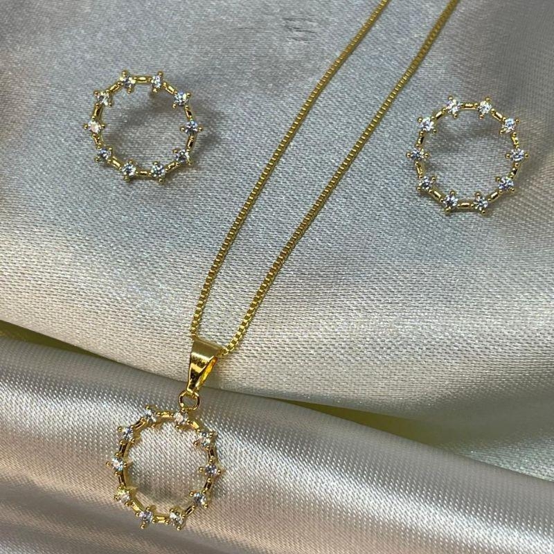 CONJUNTO CIRCULO CRAVEJADO COM ZIRCONIAS