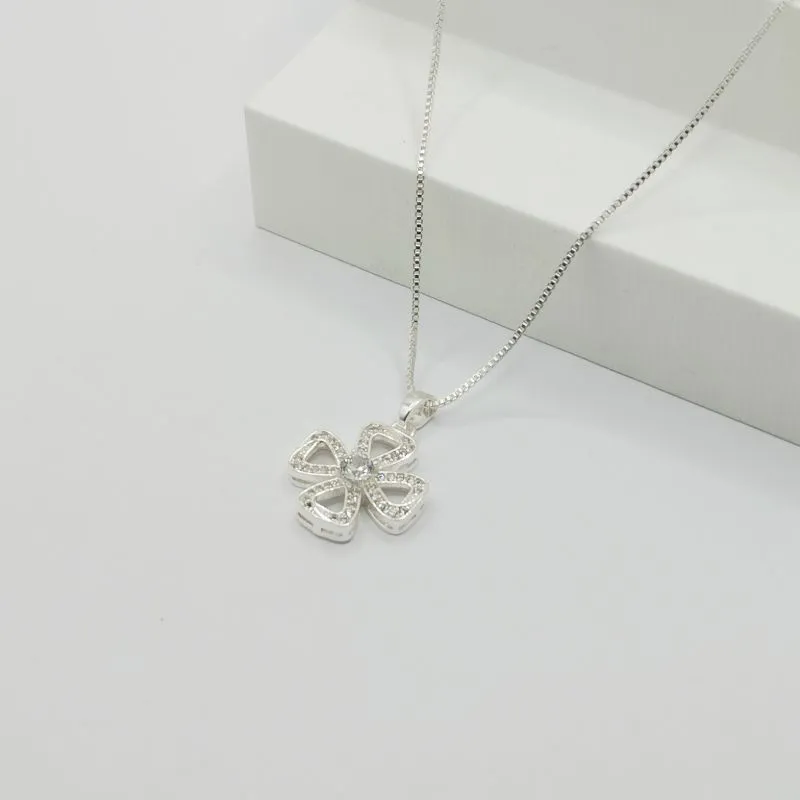 COLAR VENEZIANA COM PINGENTE FLOR VAZADO COM ZIRCÔNIA CRISTAL