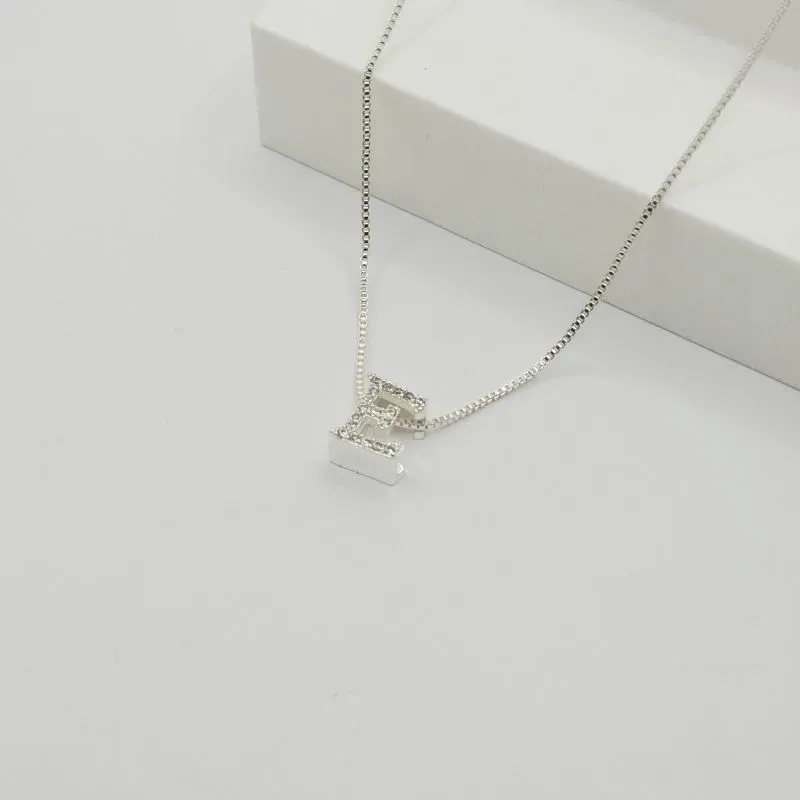 COLAR VENEZIANA COM PINGENTE LETRA E EM ZIRCÔNIA CRISTAL