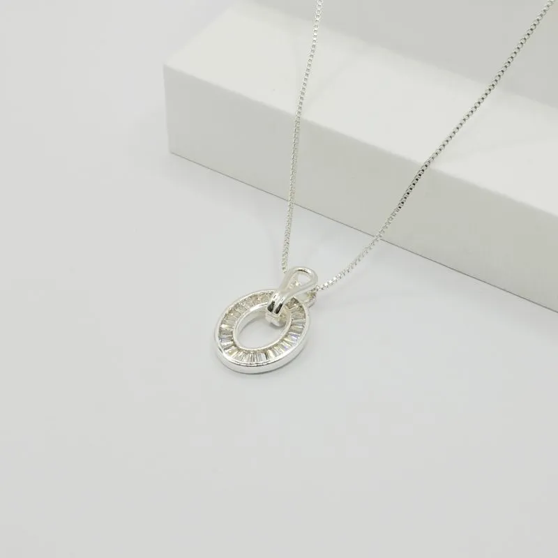COLAR VENEZIANA COM PINGENTE OVAL EM NAVETE CRISTAL