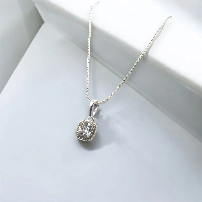 COLAR VENEZIANA COM PINGENTE PONTO DE LUZ QUADRADO E AO REDOR EM ZIRCONIA CRISTAL