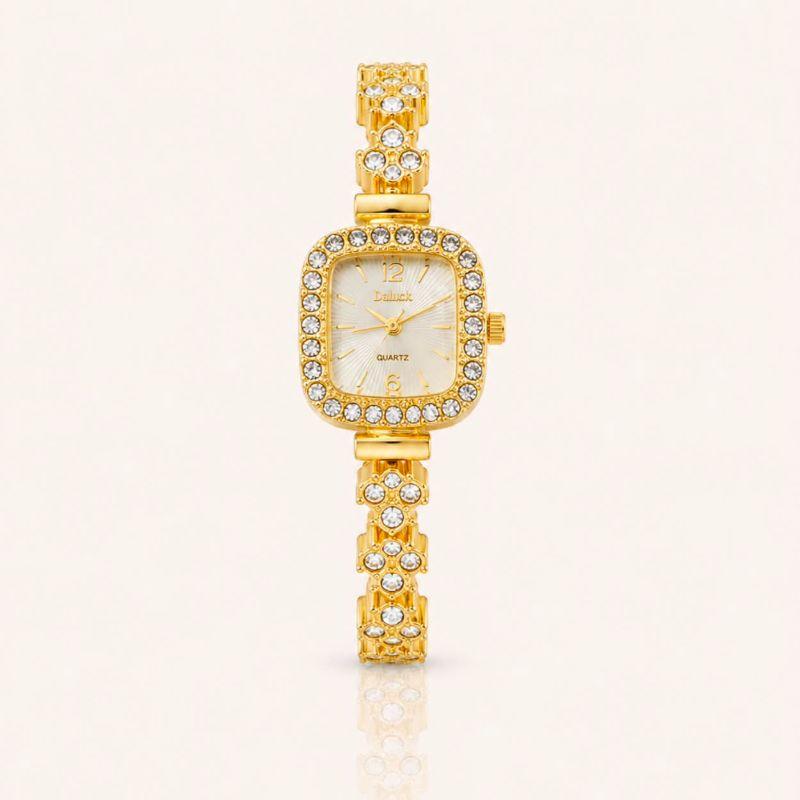 RELOGIO DOLUCK OURO COM PEDRAS CRISTAL QUADRADO COM FUNDO BRANCO
